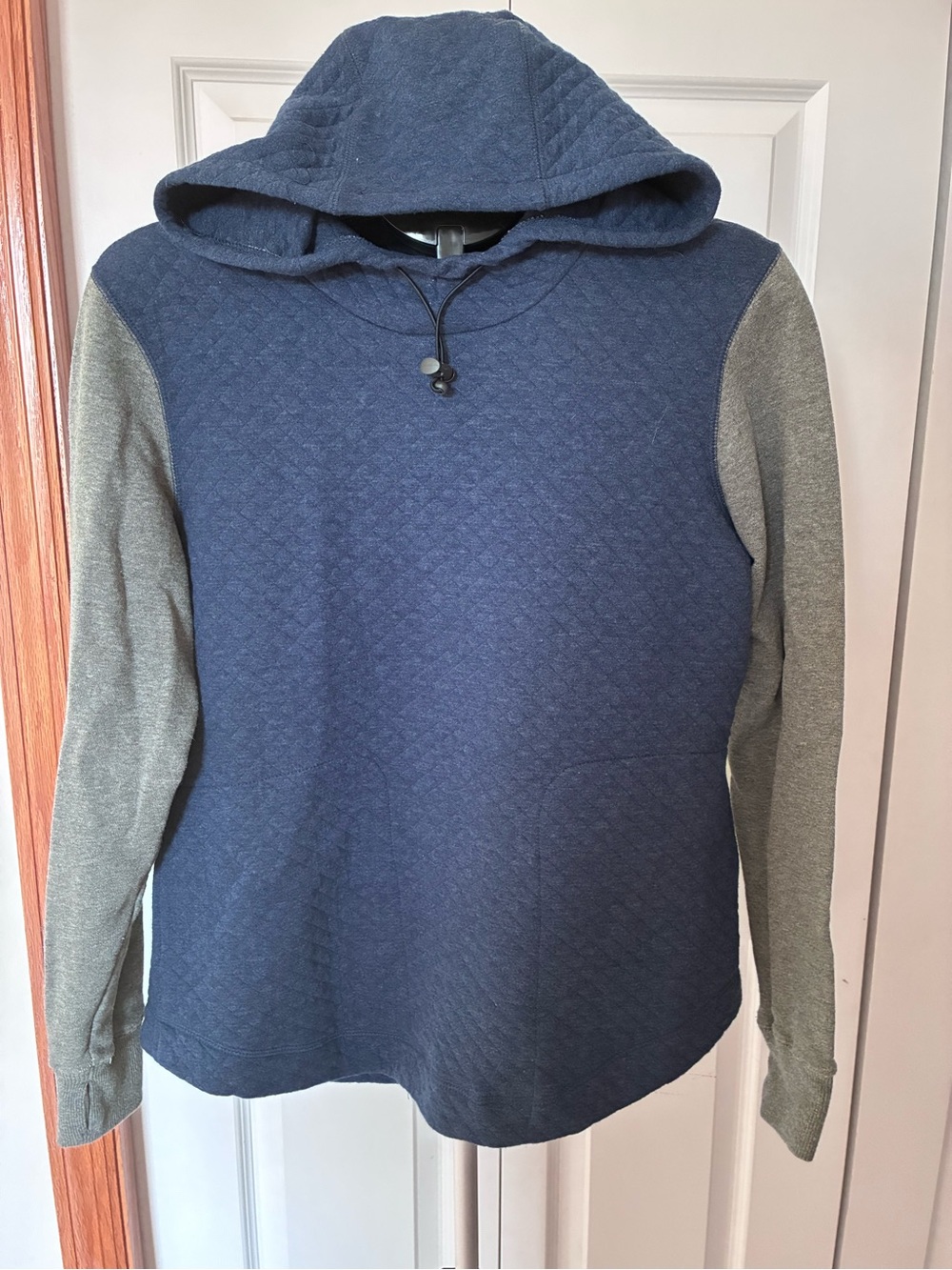 KAVU Quilted Hoodie Pullover Blue Gray Colorblock Sweatshirt Medium